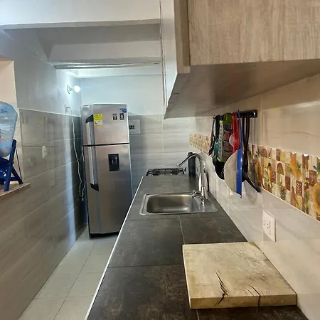 Pensión Gemuetliches Etagenbett Zimmer Mit Privatem Bad Naehe Flughafen *