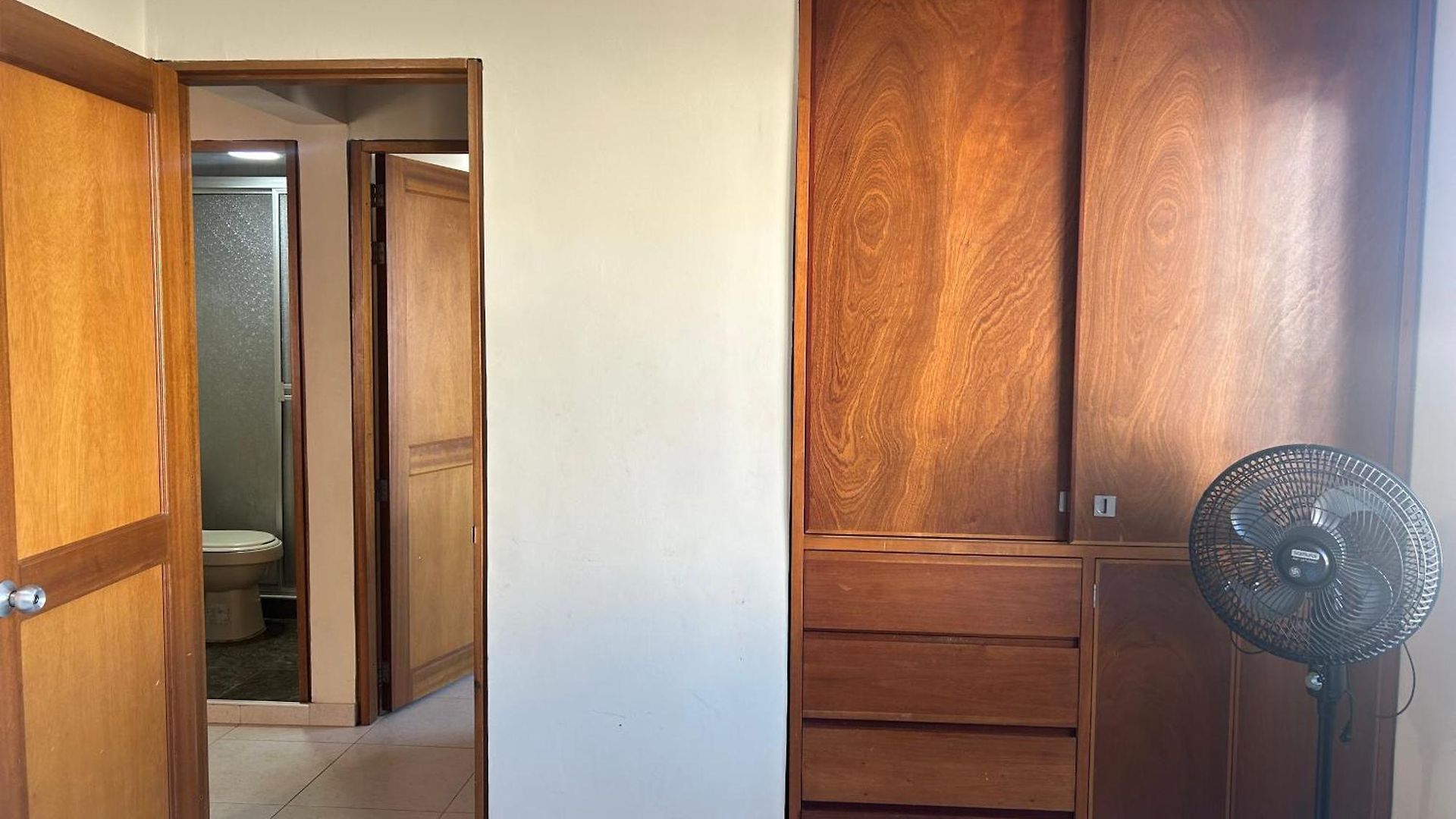 Gemütliches Etagenbett Mit Privatem Bad Nähe Flughafen Pensión Cartagena