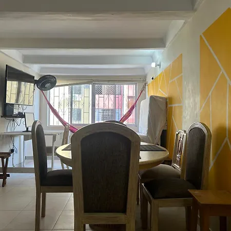 Pensión Gemuetliches Etagenbett Zimmer Mit Privatem Bad Naehe Flughafen