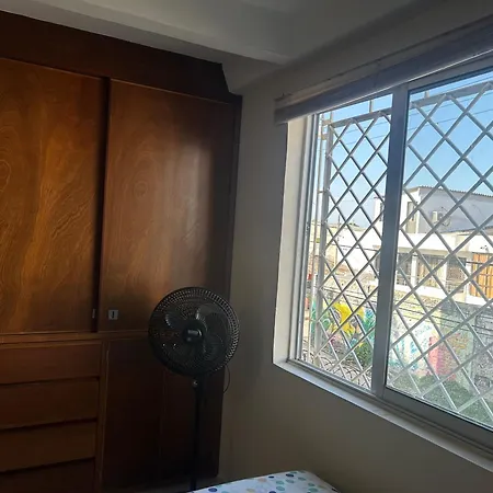 Pensión Gemuetliches Etagenbett Zimmer Mit Privatem Bad Naehe Flughafen *